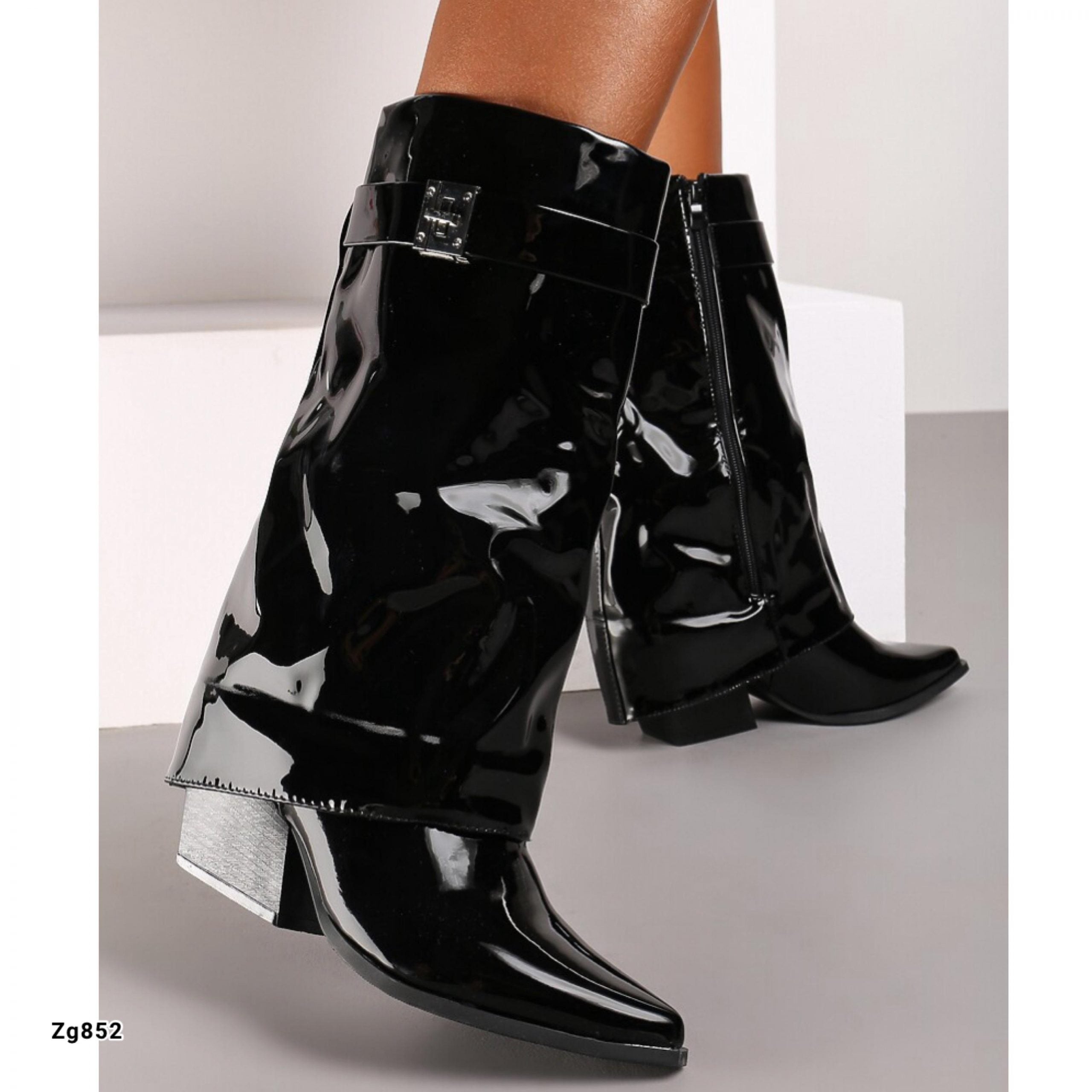 Bota negro charol caña media doblez detalle plateado tacon 7cm 9673A C-4